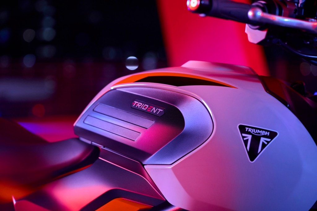 Triumph presenta la nuova roadster Trident 800 a EICMA 2025